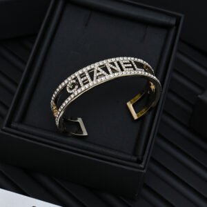 oCHANELo Bracelets 0123