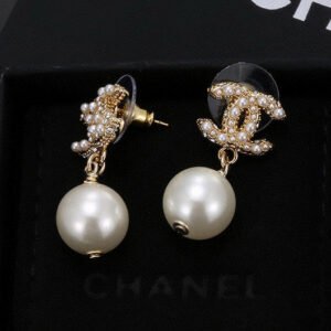 oCHANELo Earrings 323