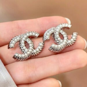 oCHANELo Earrings 424