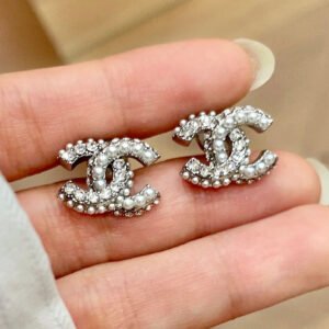oCHANELo Earrings 450