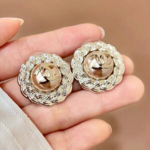 oCHANELo Earrings 525