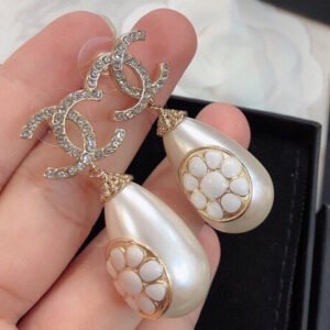 oCHANELo Earrings 575