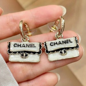 oCHANELo Earrings 601