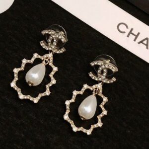 oCHANELo Earrings 618