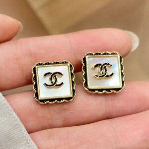 oCHANELo Earrings 620