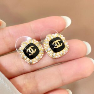 oCHANELo Earrings 640