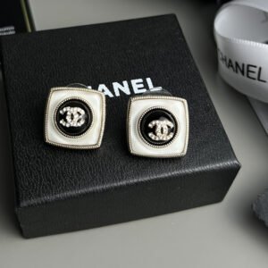 oCHANELo Earrings 663