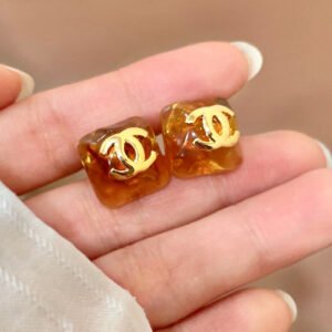 oCHANELo Earrings 700