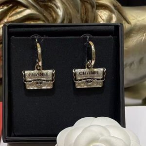 oCHANELo Earrings 870