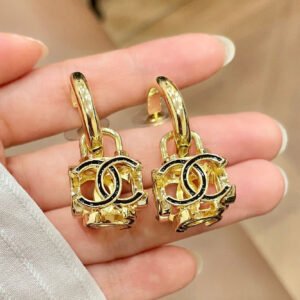 oCHANELo Earrings 902