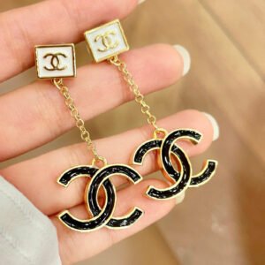 oCHANELo Earrings 935