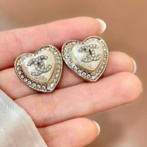 oCHANELo Earrings 945