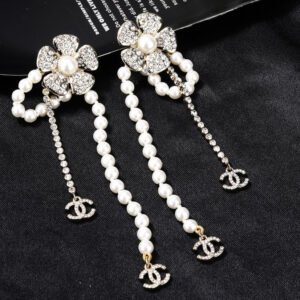 oCHANELo Earrings 1070