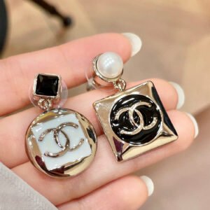 oCHANELo Earrings 1093