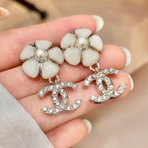 oCHANELo Earrings 1095