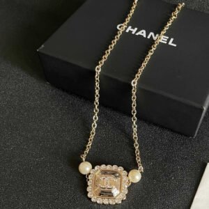 oCHANELo Necklaces 297