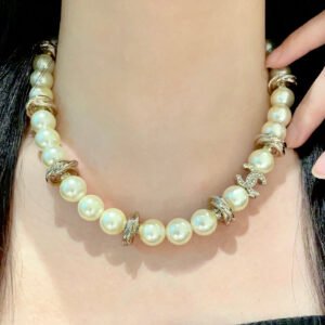 oCHANELo Necklaces 387