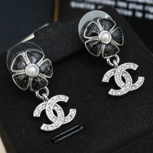 oCHANELo Earrings 405