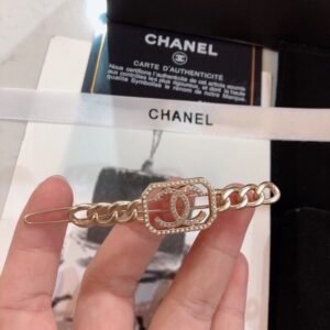 oCHANELo Hair Clips 0008