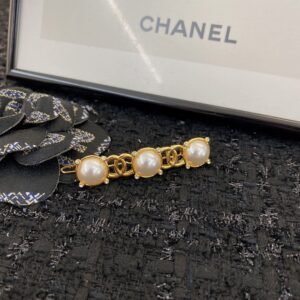 oCHANELo Hair Clips 0021