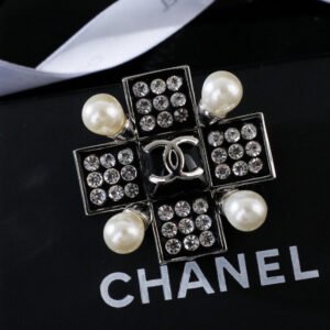 oCHANELo Brooches 026