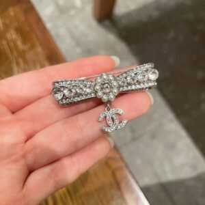 oCHANELo Brooches 027