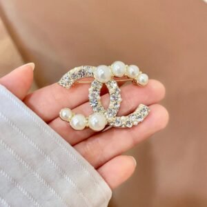 oCHANELo Brooches 028