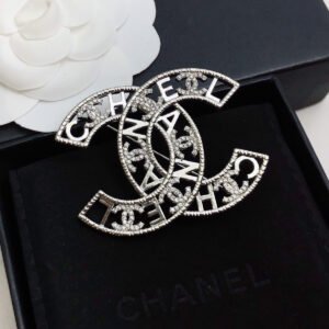 oCHANELo Brooches 036