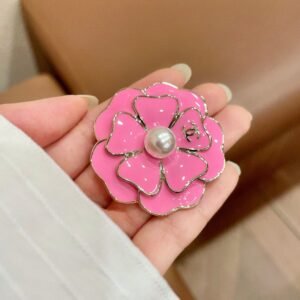 oCHANELo Brooches 040