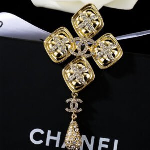 oCHANELo Brooches 050