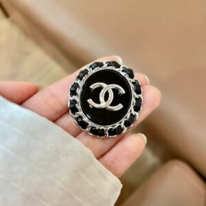 oCHANELo Brooches 057