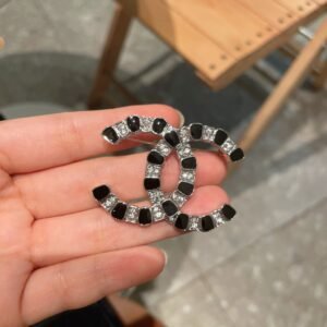 oCHANELo Brooches 062