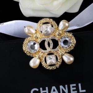 oCHANELo Brooches 069