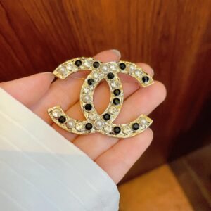 oCHANELo Brooches 071