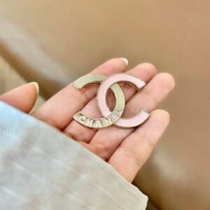 oCHANELo Brooches 077