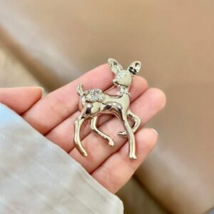 oCHANELo Brooches 080