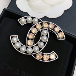 oCHANELo Brooches 090