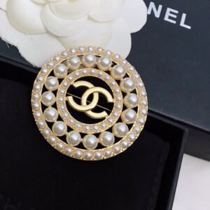 oCHANELo Brooches 096