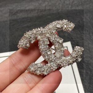 oCHANELo Brooches 101