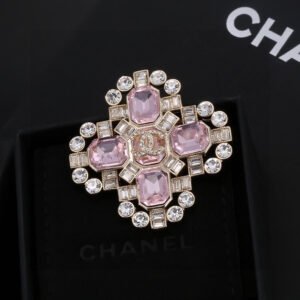 oCHANELo Brooches 102