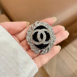 oCHANELo Brooches 109