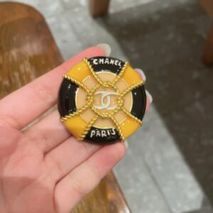 oCHANELo Brooches 115