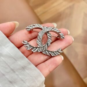 oCHANELo Brooches 120