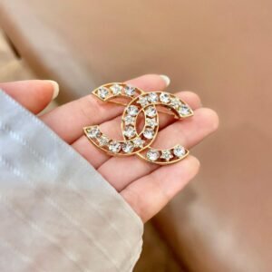 oCHANELo Brooches 168