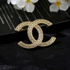 oCHANELo Brooches 194