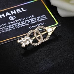 oCHANELo Brooches 203