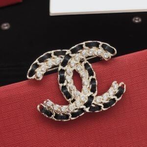 oCHANELo Brooches 211