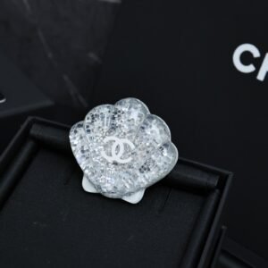 oCHANELo Brooches 214