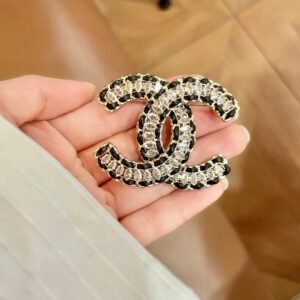 oCHANELo Brooches 237