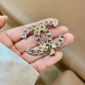 oCHANELo Brooches 259